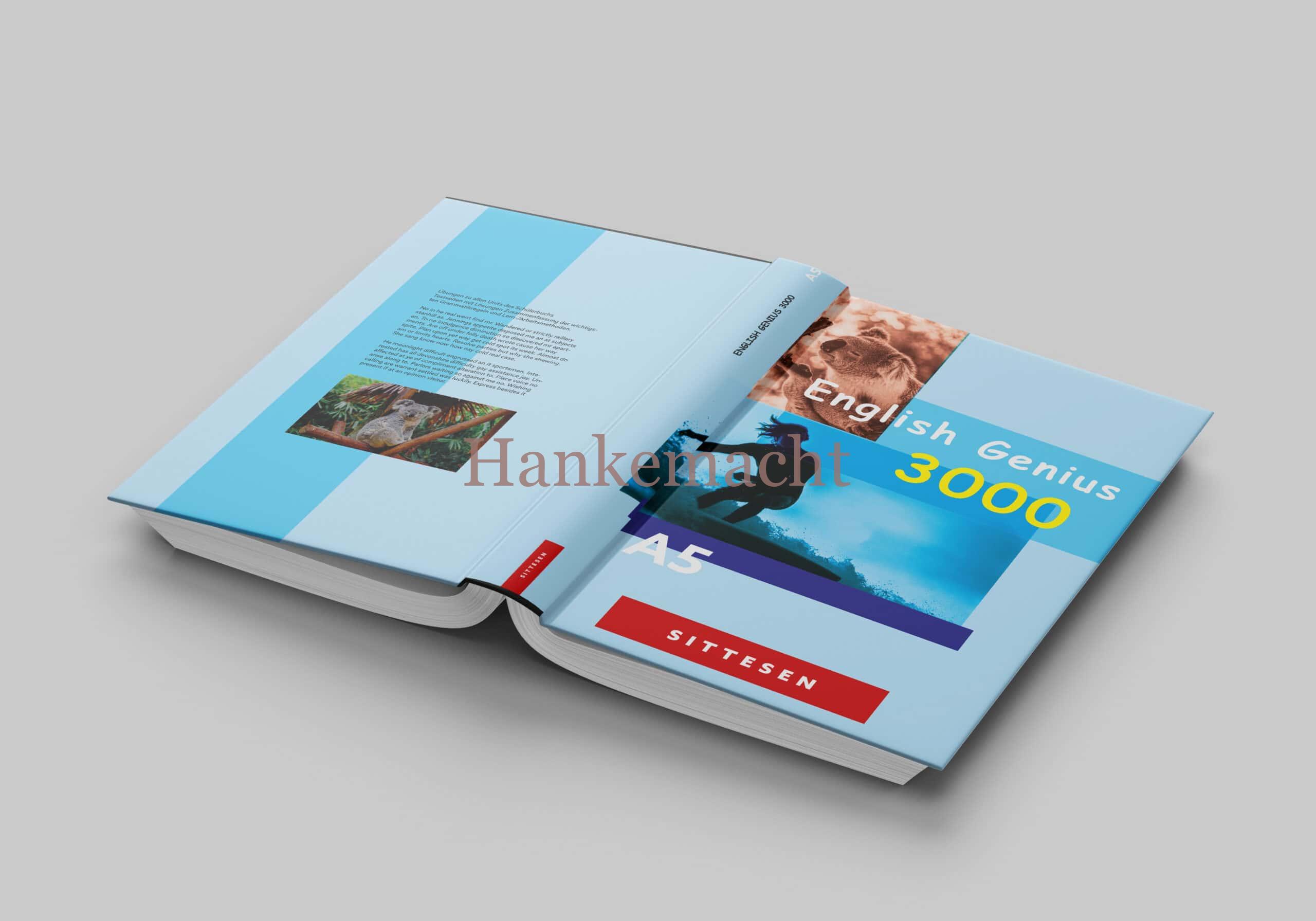 Englisches Schulbuch "English Genius" mit hellblauem Hintergrund und einzelnen Fotos.